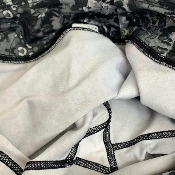 PrAna Roxanne Hydrobloom Capri Crop Leggings size M~NWOT$4.99 Ships! Made in USA - Picture 10 of 10